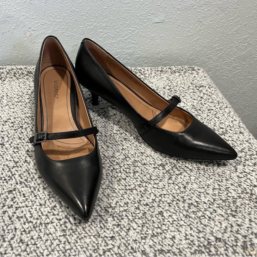 Vionic Leather Kitten Heel, sz9, Black